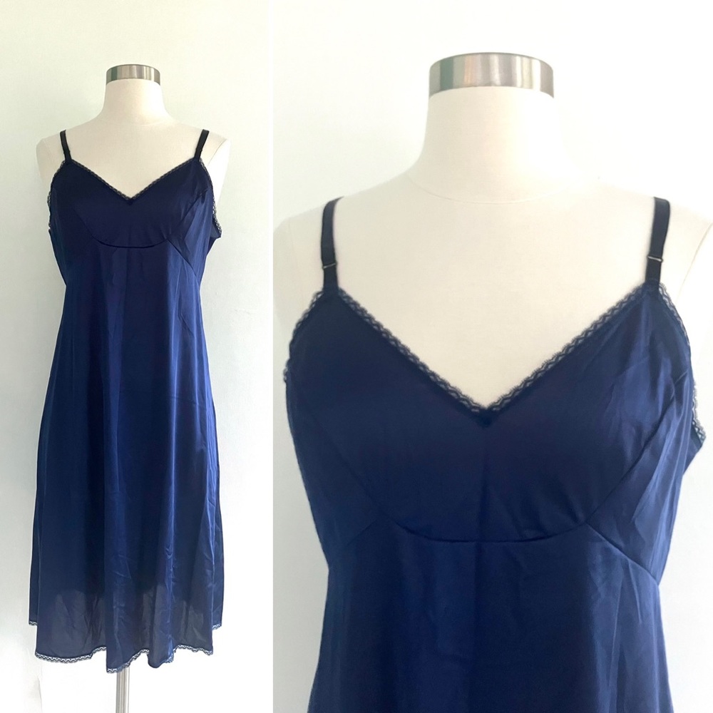 Vintage 70’s navy blue Vanity Fair slip dress nightie lingerie